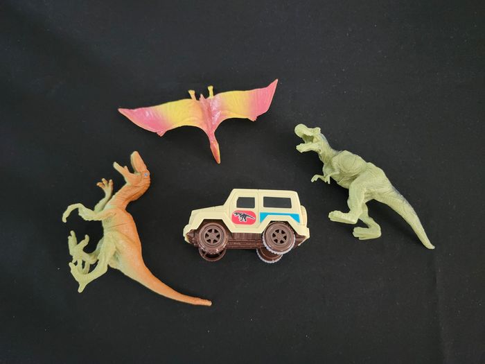 Lot trois dinosaures team city et jeep jurassic - photo numéro 9