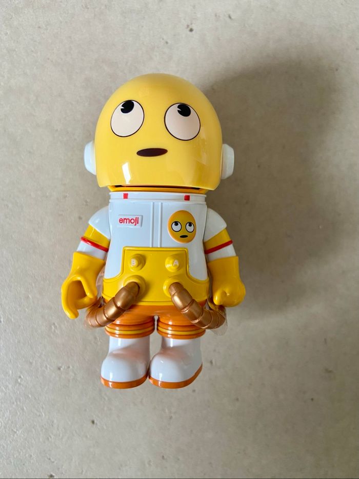 Pop Mart Mega Space Molly Emoji - So What - photo numéro 4