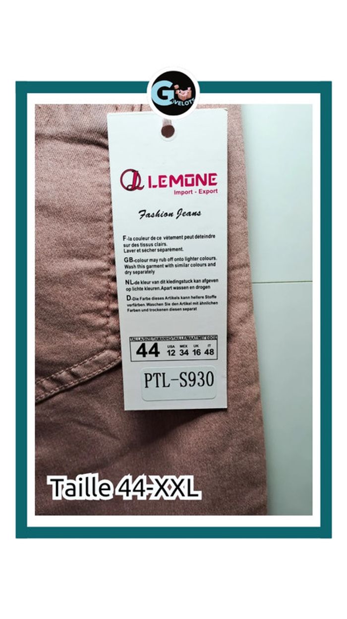 🦚Jean femme taille 44-XXL - photo numéro 2