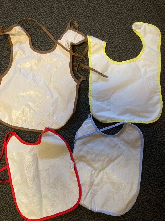 Lot 4 bavoirs imperméables - photo numéro 5