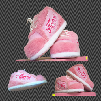 👟 Chaussons Baskets Géants "Flemme Forever" - Rose Fluffy - NEUF