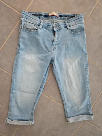 Bermuda Rica Levis