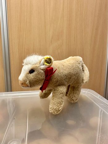 Petit veau Steiff