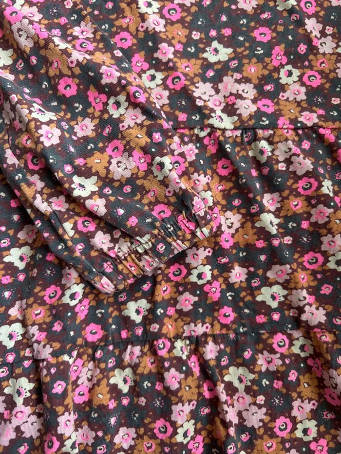 Robe fleuri 7/8ans - photo numéro 2