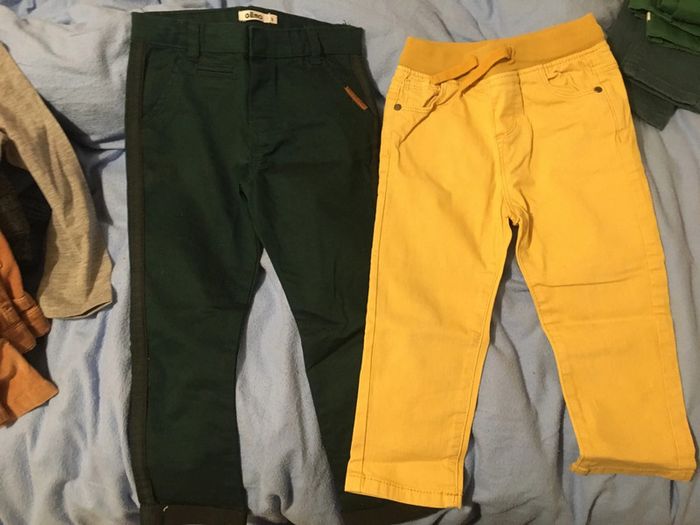 Lot de 2 pantalons taille 3 ans