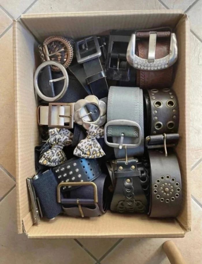 Diverses ceintures (prix à la pièce)
