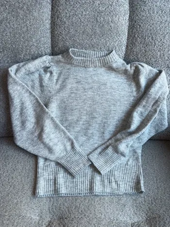 Pull chaud hiver manches bouffantes gris H&M