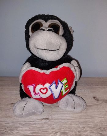 Peluche singe love