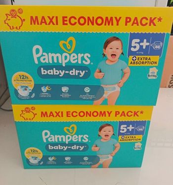 Lot de 2 cartons Pampers taille 5+