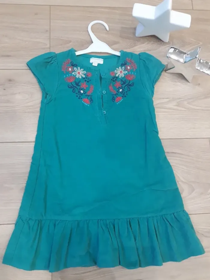Robe fleurie en velours