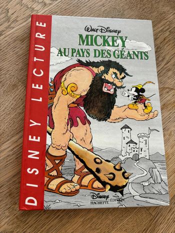 livre Disney lecture Mickey au pays des géants