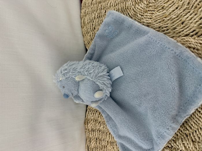 Doudou mouchoir hérisson TARTINE ET CHOCOLAT bleu - photo numéro 3