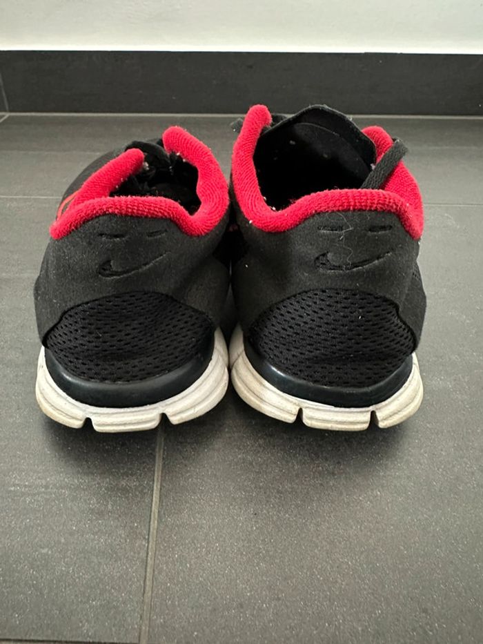 Chaussures nike taille 42 - photo numéro 5