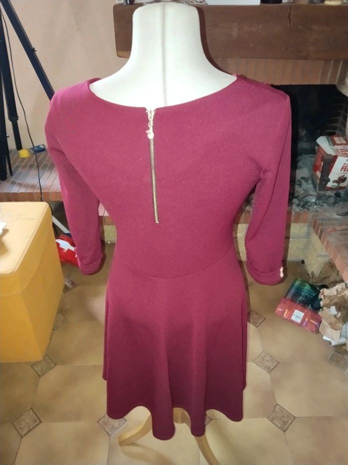Jolie robe évasé bordeaux - photo numéro 2