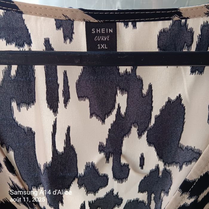 Robe beige avec motif noir - photo numéro 3