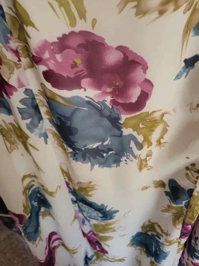 Jolie robe taille 44 - photo numéro 3