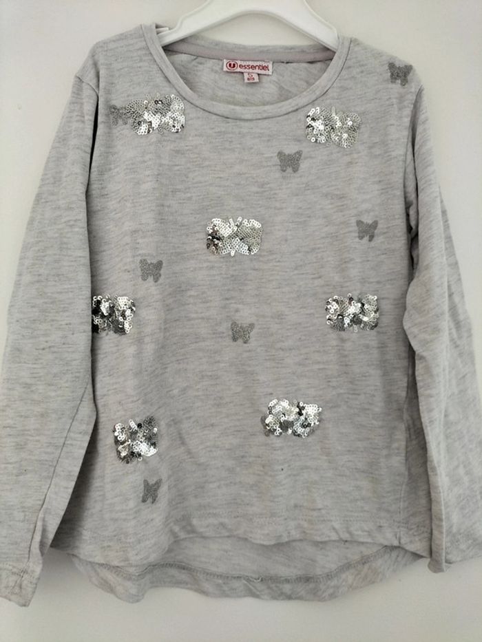 T-shirt manches longues motif papillon 5 ans