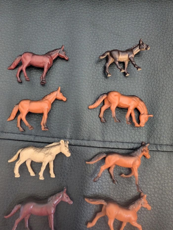 Lot de 12 petites figurines chevaux - photo numéro 3