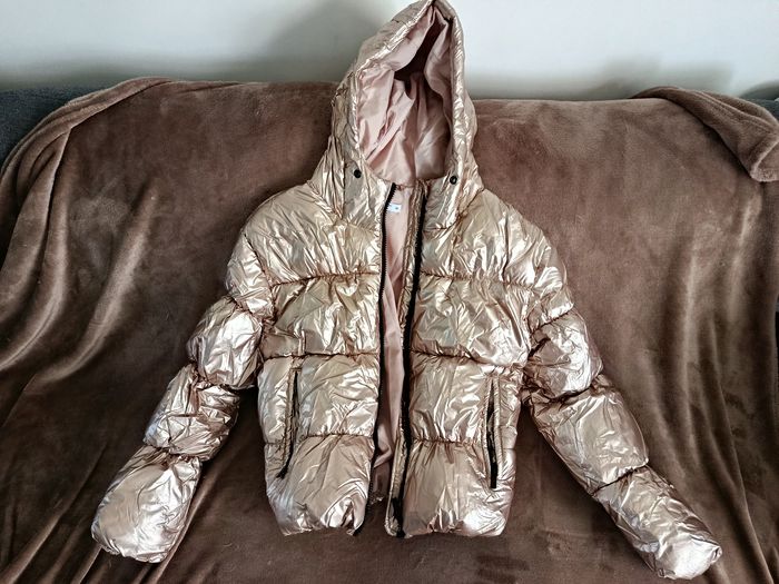 A saisir, doudoune femme taille 36 ! ( Bien lire merci)