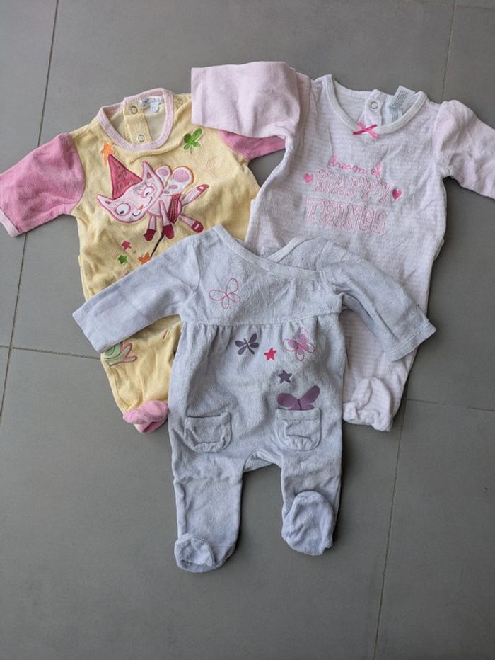 Lot 9 pyjamas velours 1 mois - photo numéro 5