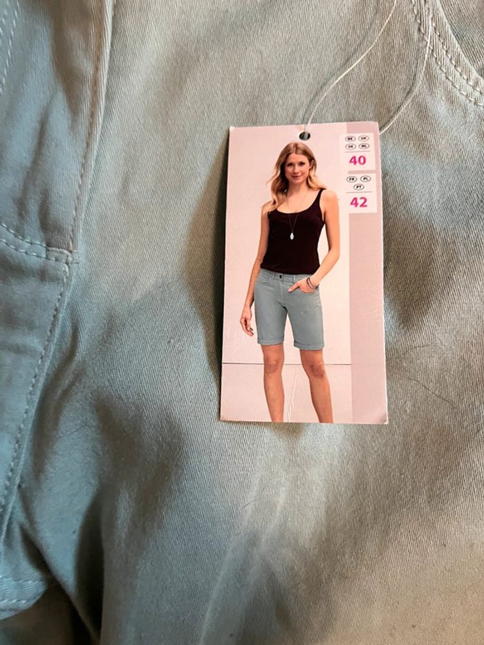 Short femme neuf vert 42 - photo numéro 2