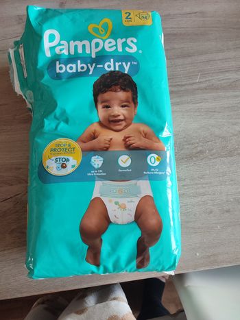 Couche Pampers taille 2