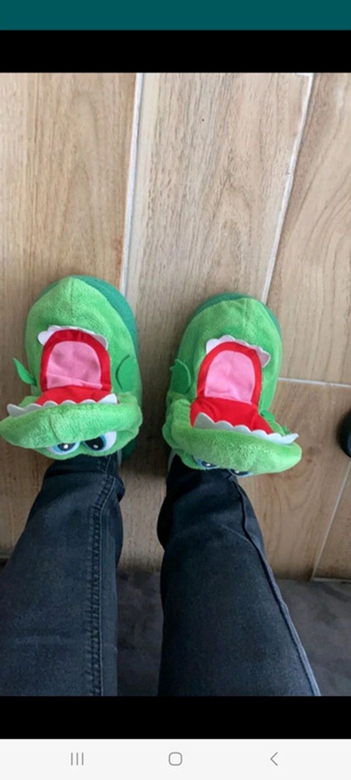 Chaussons crocodile 🐊 stompeez 28-30 comme neuf - photo numéro 9
