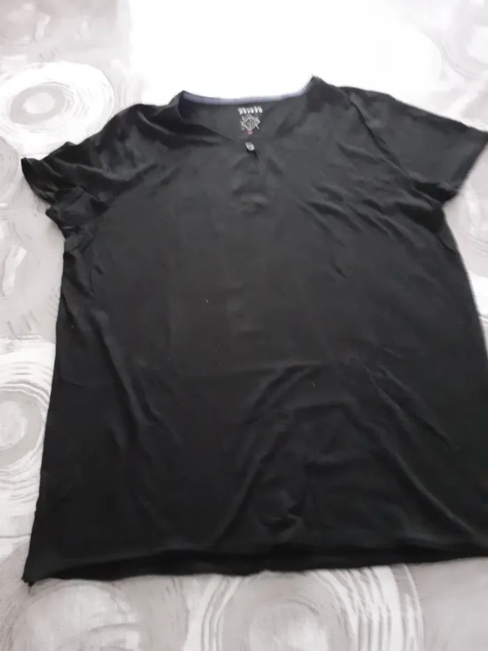 Tee shirt devred