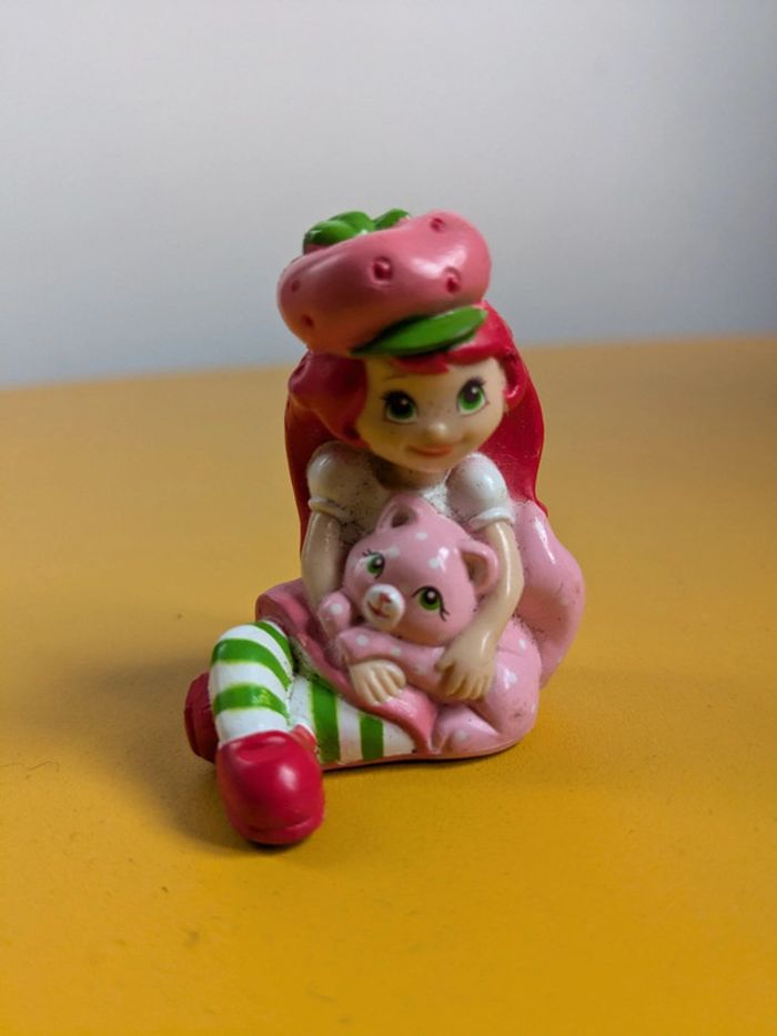 Figurine Charlotte aux fraises