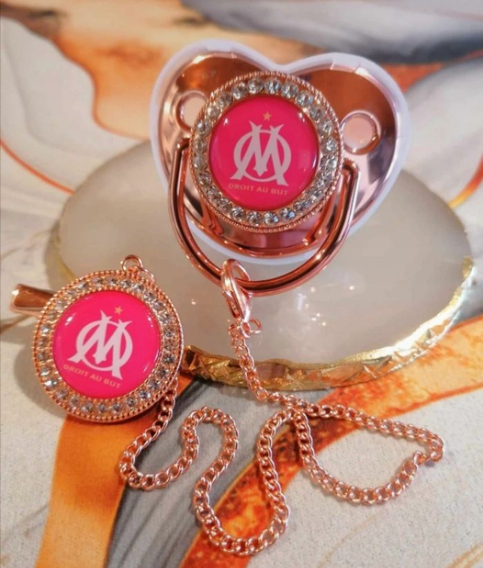 Sucette tétine olympique de Marseille fushia