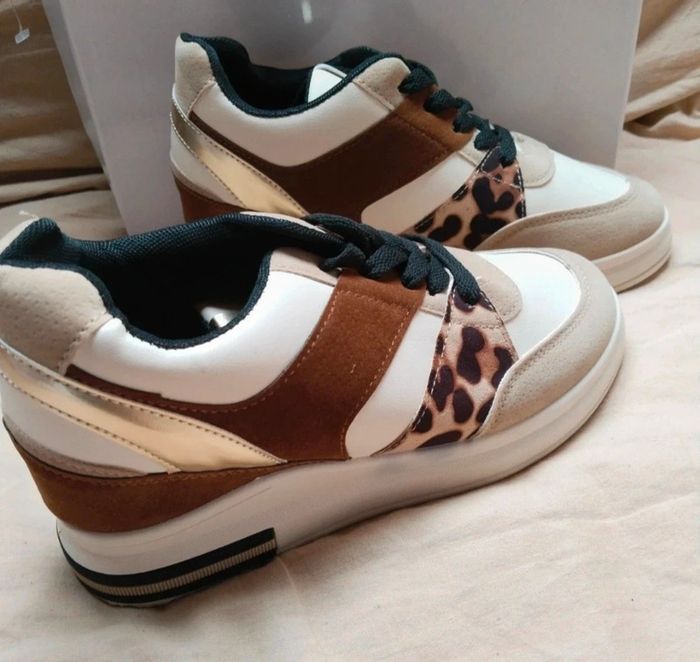 Magnifiques baskets compensées femme pointure 39 - photo numéro 3