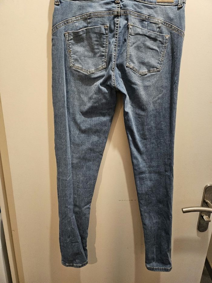 Jean bershka push up - photo numéro 3