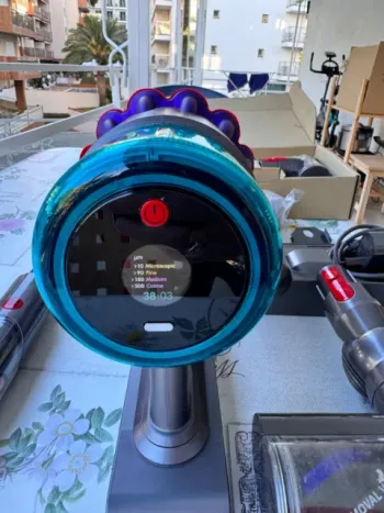 Dyson V15