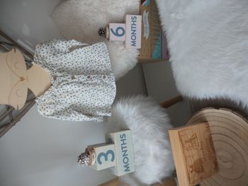 Jolie blouse tunique manche longue blanc ecru fleurie primark bébé fille 3 mois 6 mois 68cm