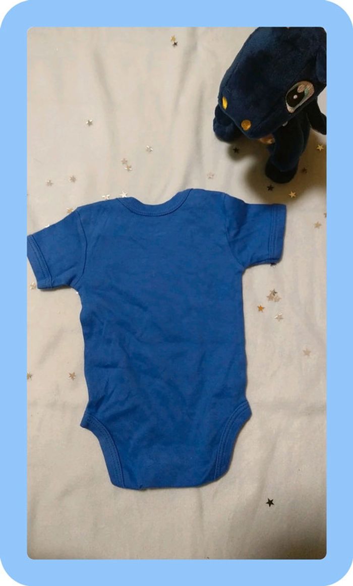 Body manches courtes en très bon état taille 3 mois sans marque - photo numéro 2