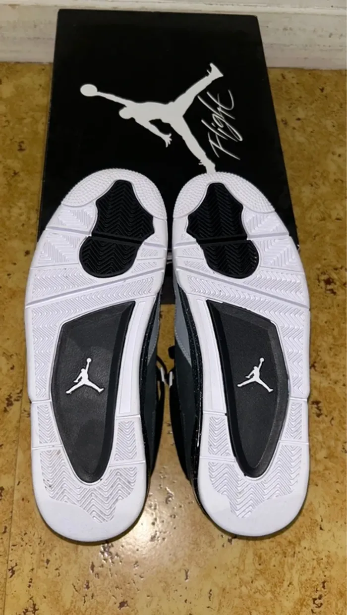 Air Jordan 4 Rétro Fear 2024 - photo numéro 4