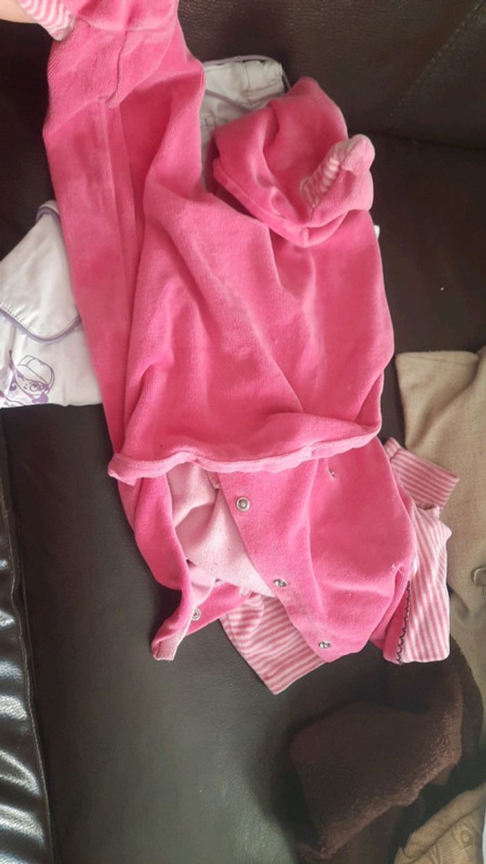 Lot pyjamas et pantalon blanc 1 ans - photo numéro 4