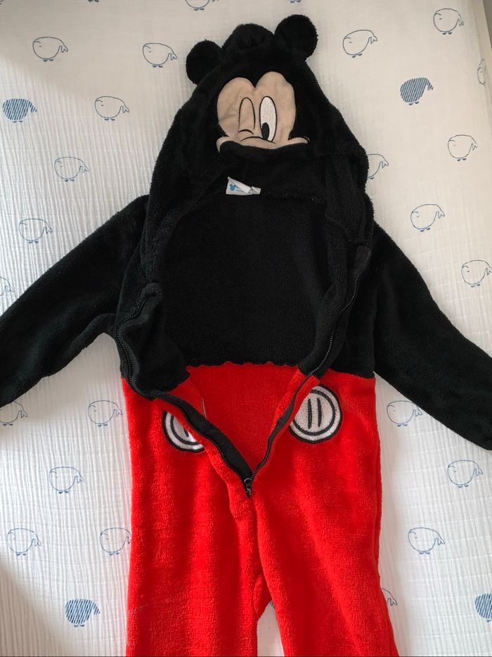 Combinaison pyjama Mickey Disney – Garçon/Fille 6 ans – Très bon état - photo numéro 5
