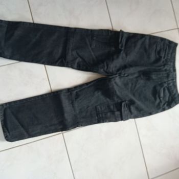 Jean noir poche sur le côté taille S large