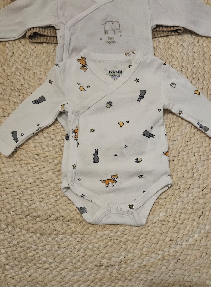 Lot 2 bodies  et un gilet 1mois - photo numéro 2