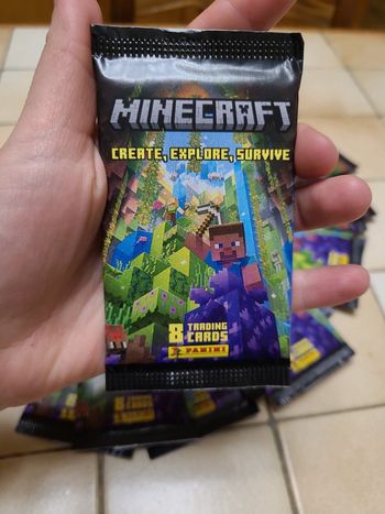 1 blister Panini Minecraft contenant 8 cartes