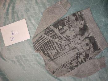Pull gris