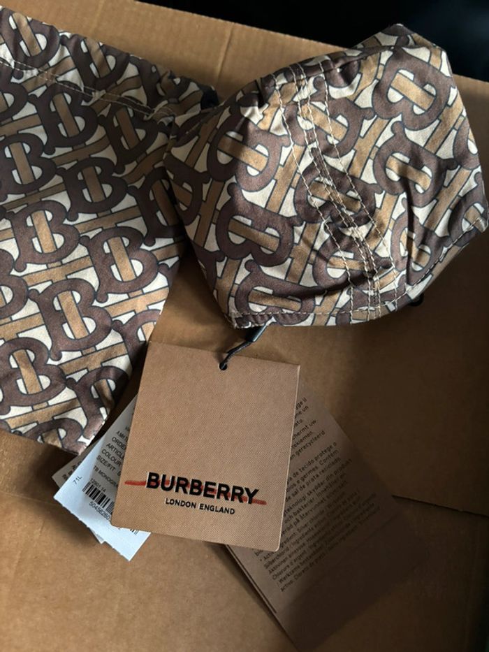 Masque Burberry marron - photo numéro 3
