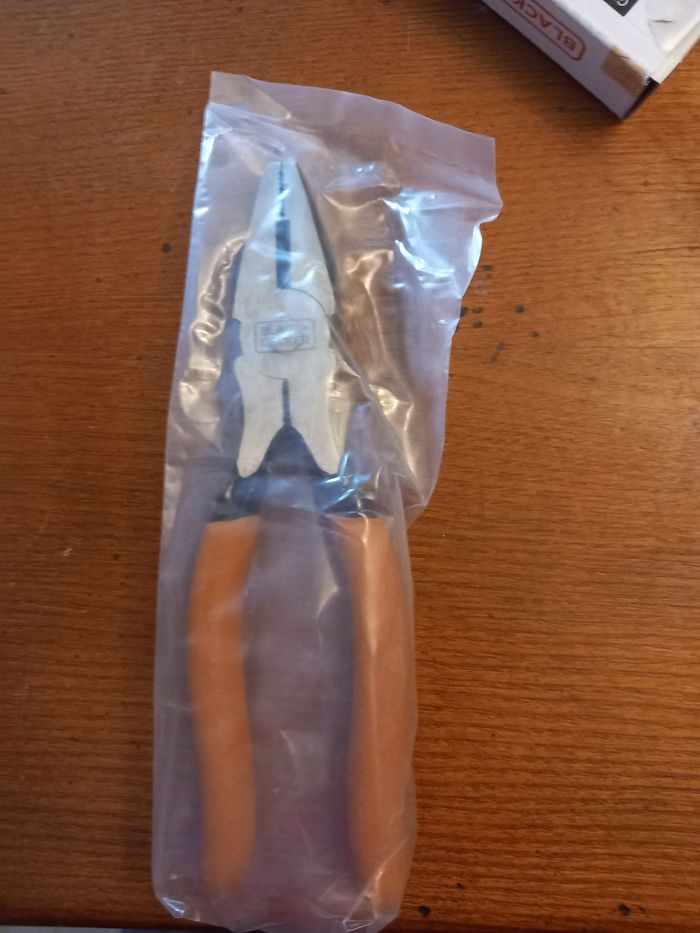 Pince universelle - photo numéro 5