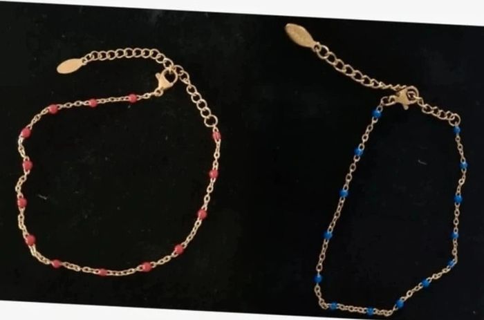 LOT de 2 bracelets dorée or 1 perles rouge 1 perles bleu 🌸 NEUF 🌸 en acier inoxydable - photo numéro 2