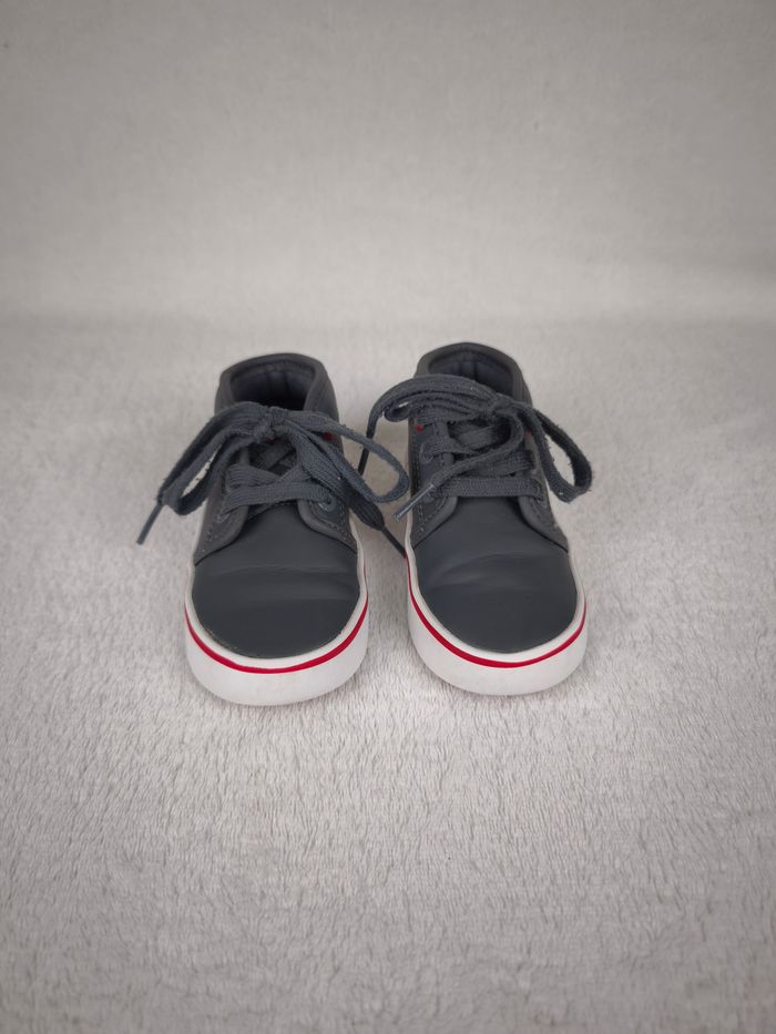 Baskets Grise Lacoste Garçon poiture 22 - photo numéro 7