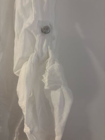 Ensemble chemise et pull à trous