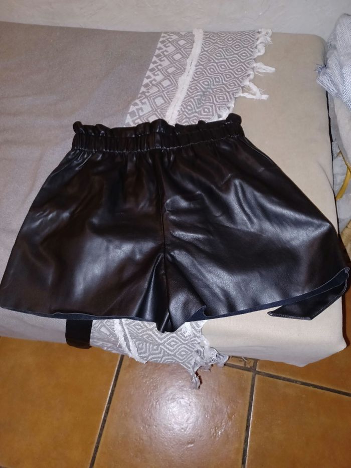 Short simili cuir