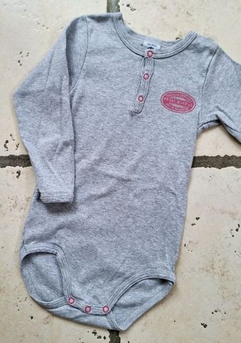 Body fille Petit Bateau gris message - 24 mois