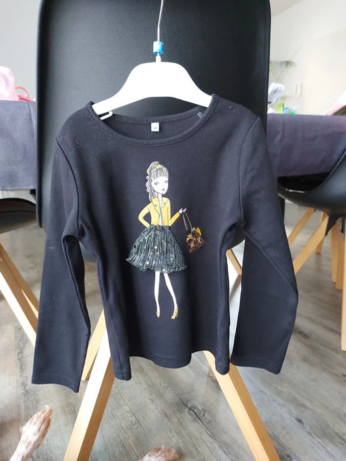Tee-shirt manches longues noir 5 ans